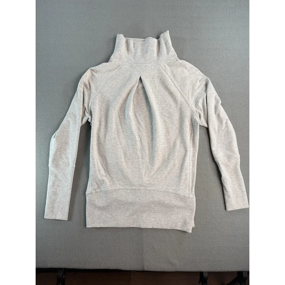 Lululemon Funnel Neck Sweatshirt Womens 6 Gray Turtleneck Pullover Pleated Back